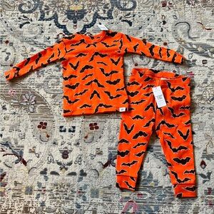 NWT GAP Halloween Orange and Black Bat Pajama Set 6-12 months